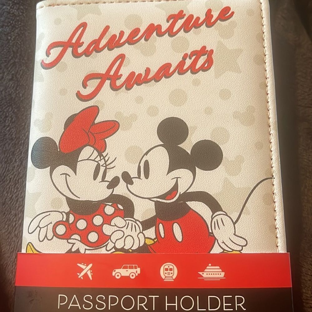 Disney Passport holder - Picture 2 of 3